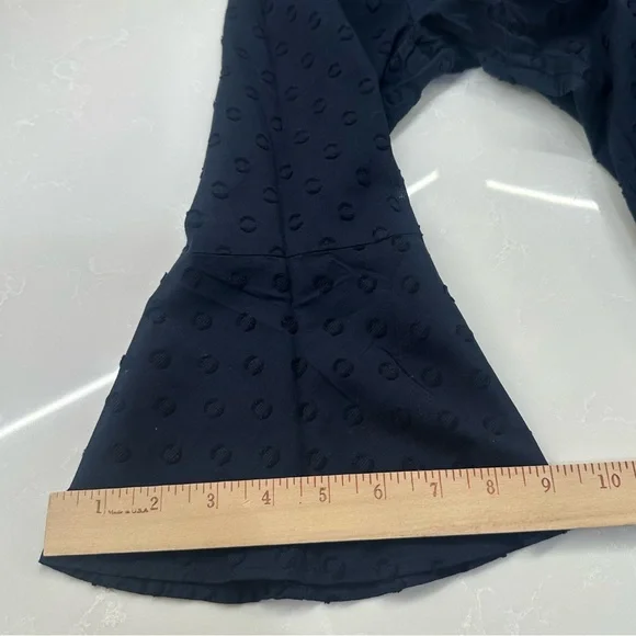 Van Heusen Navy 100% Cotton Textured V-Neck. Ladies Size: Medium - Picture 10 of 10